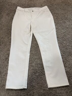 Old Navy White Straight-Leg Women’s Jeans- 14